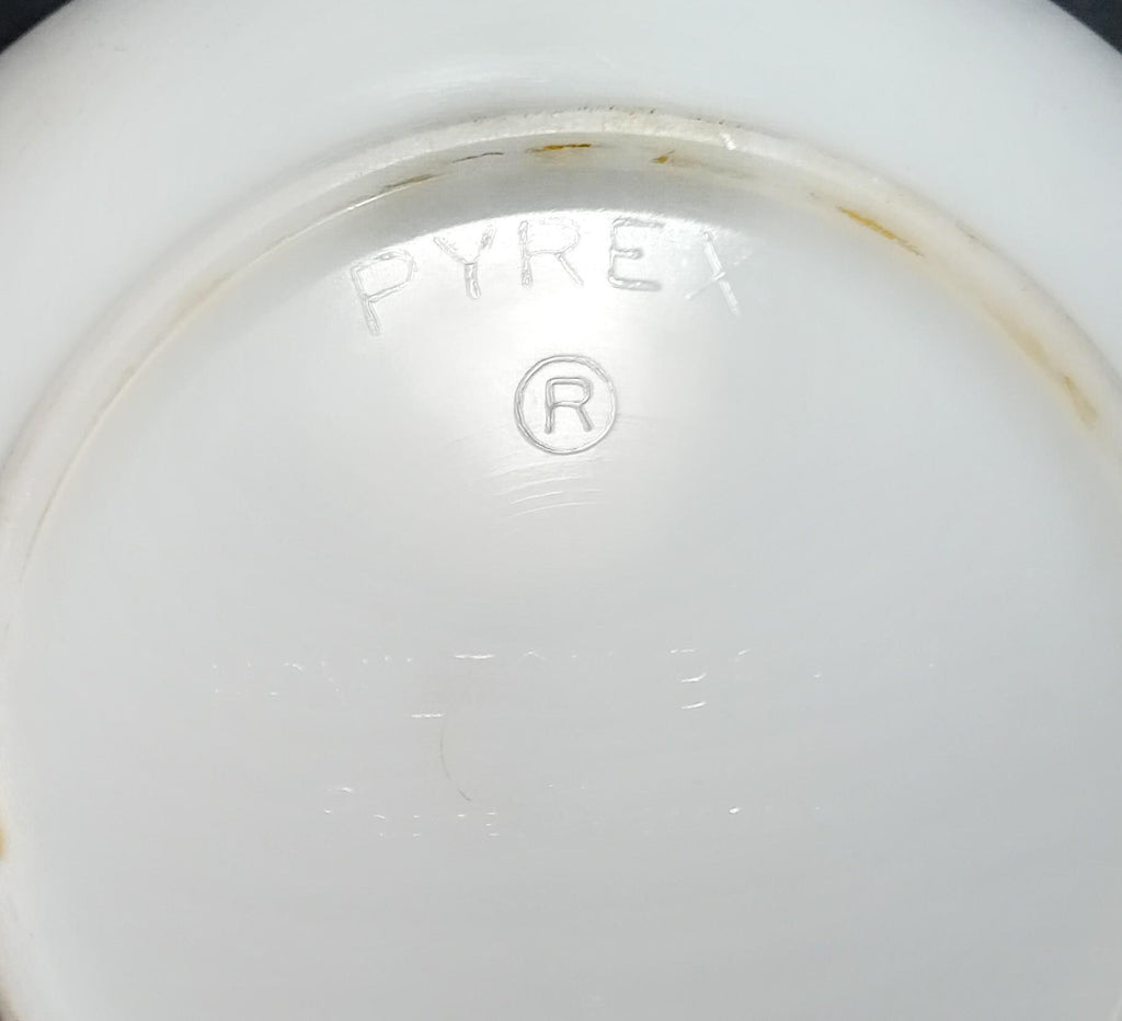Vintage Milk Glass Pyrex Mixer Bowls – Hamilton Beach #12 & #6 Set