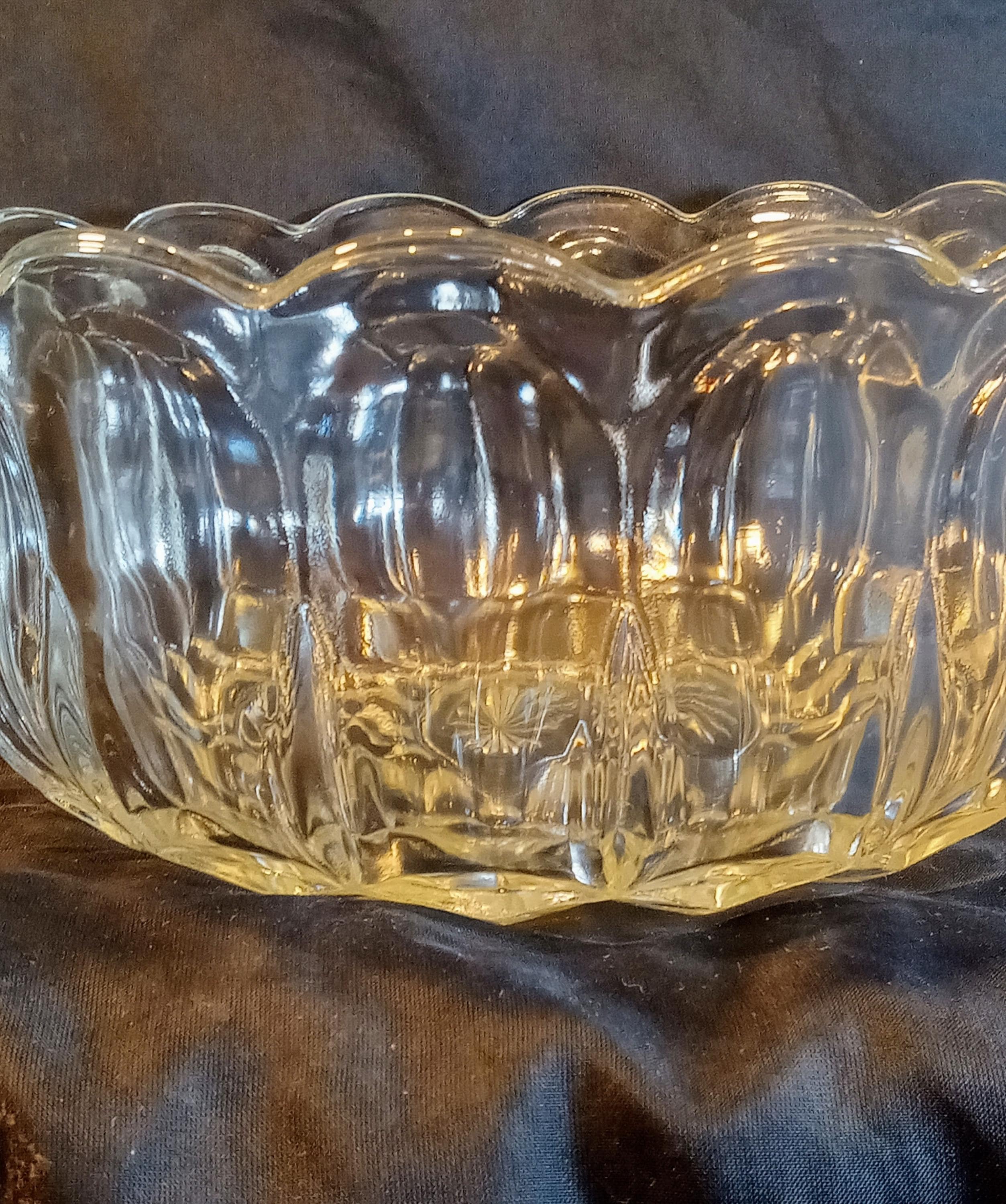 Vintage Serving Bowl - by Anchor Hocking- Fairfield Pattern