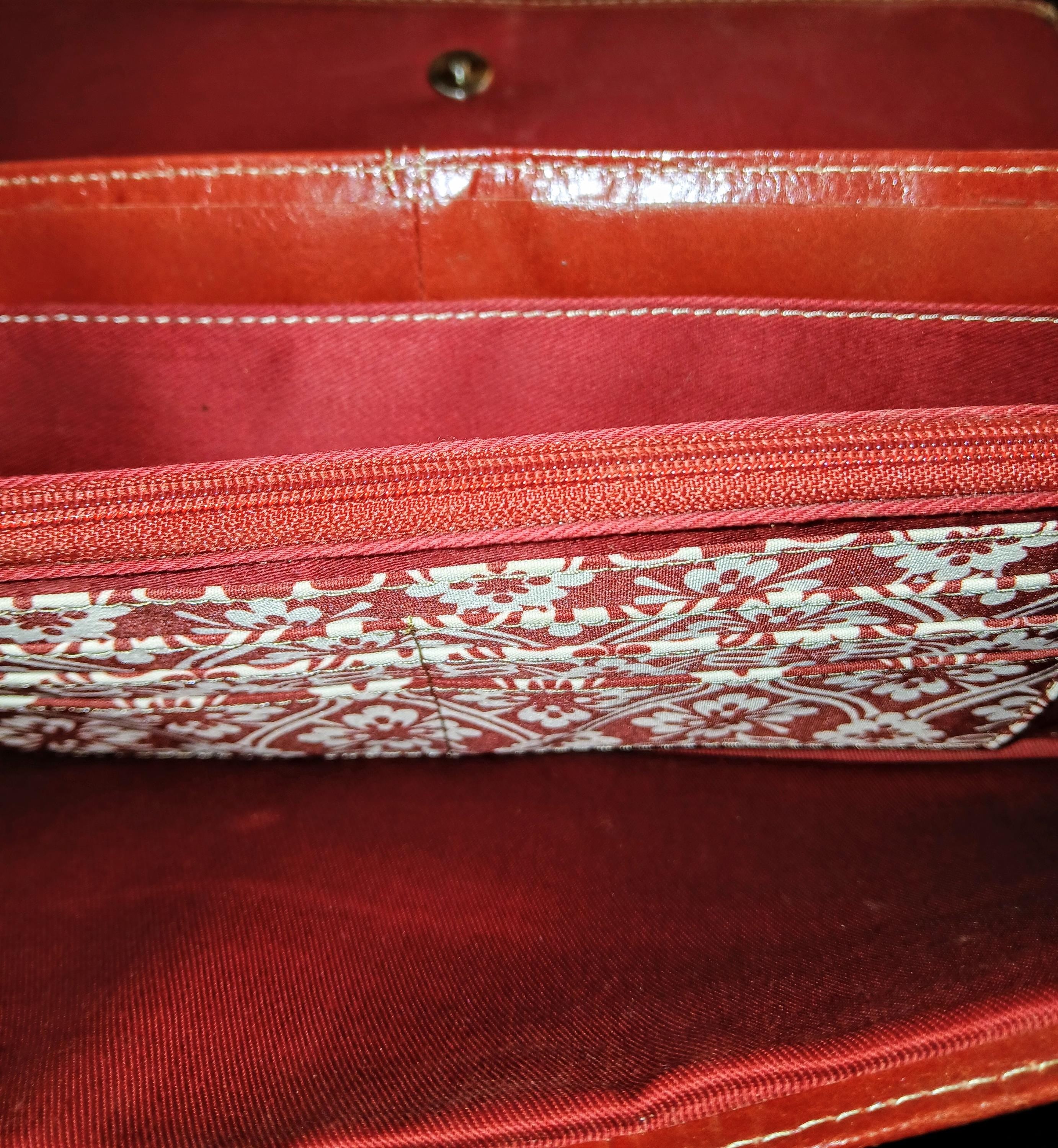 Vintage Fossil Red Leather Clutch/Handbag - Y2K Model