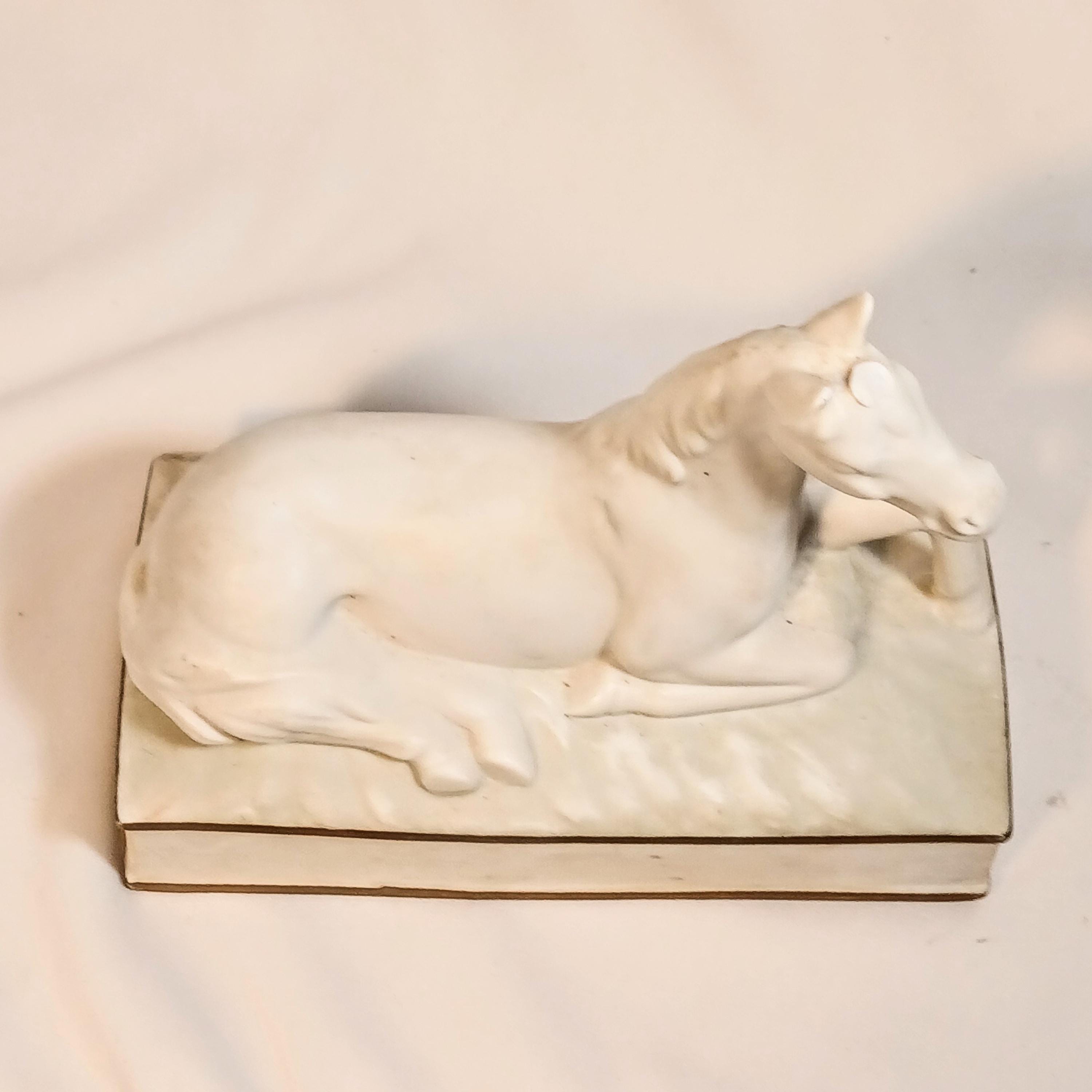 Vintage Music Box by Seymour Mann - 1979 - "Impossible Dream"