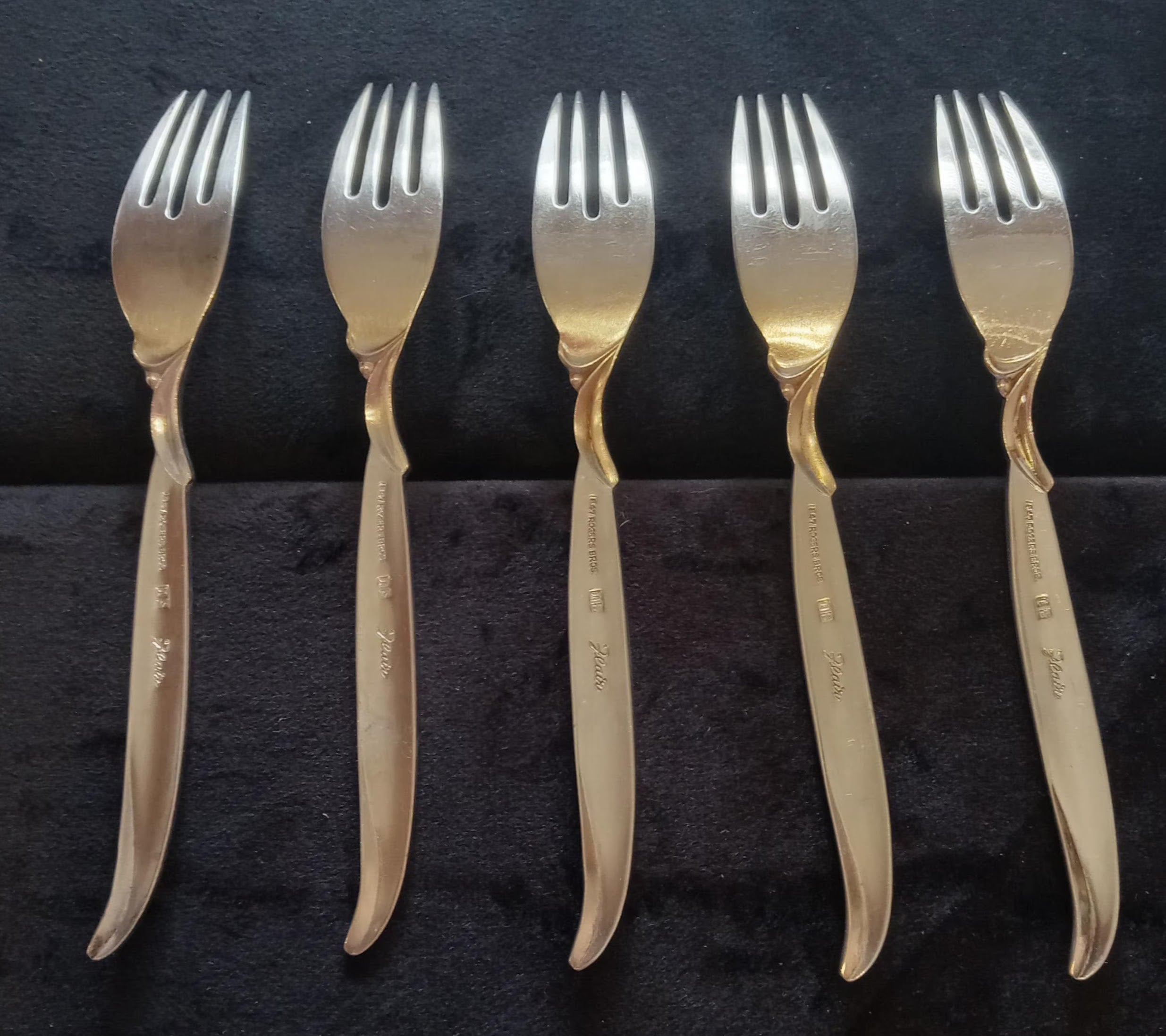 Vintage Silverware - 1847 Rogers Brothers  - 26 Piece Set