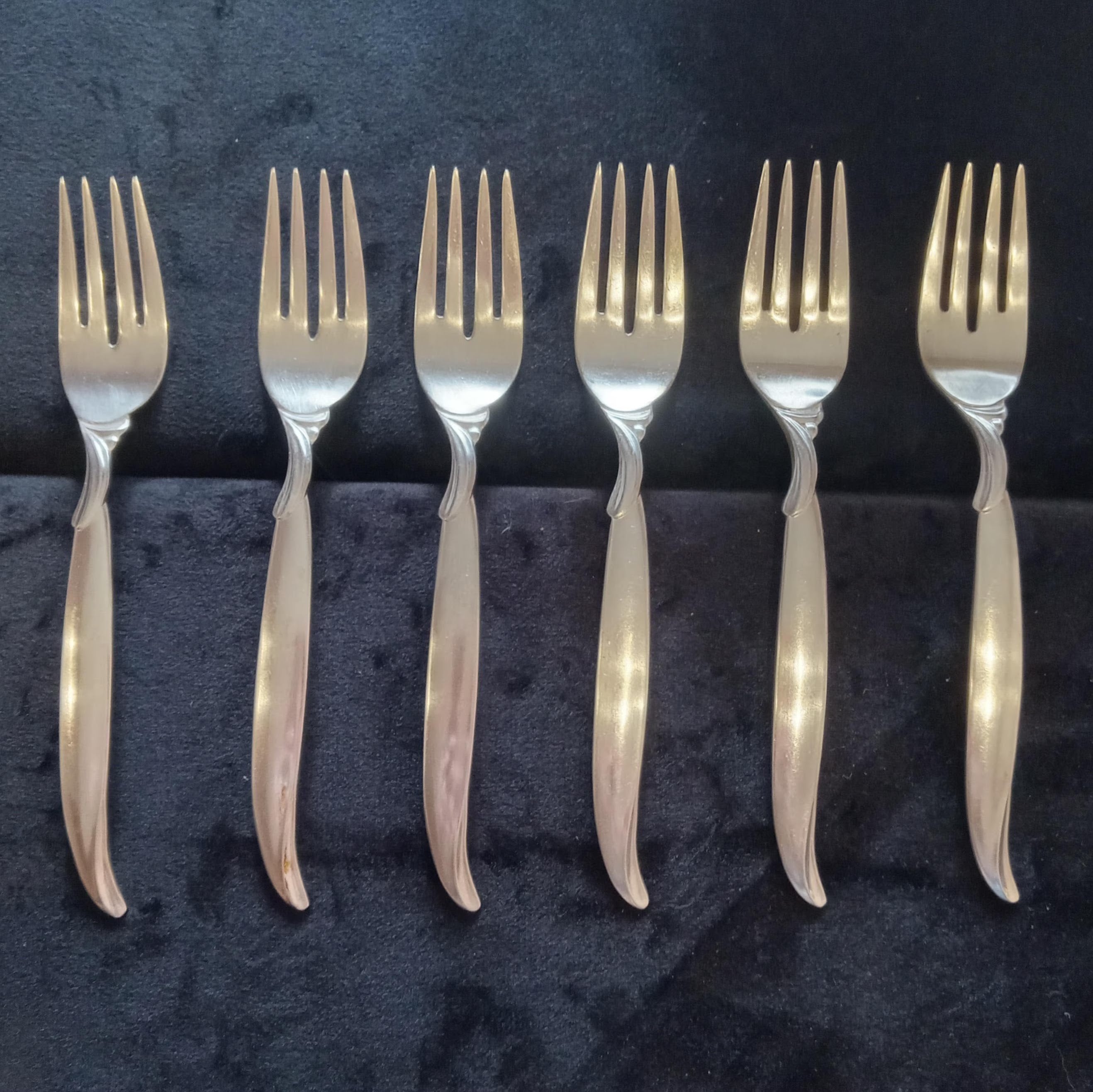Vintage Silverware - 1847 Rogers Brothers  - 26 Piece Set