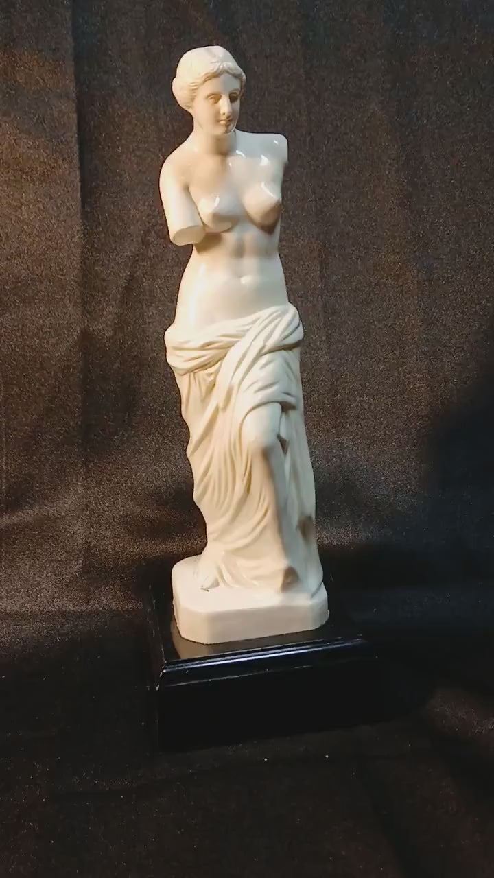 Vintage Venus de Milo Statue – Classical White Resin Sculpture on Black Base